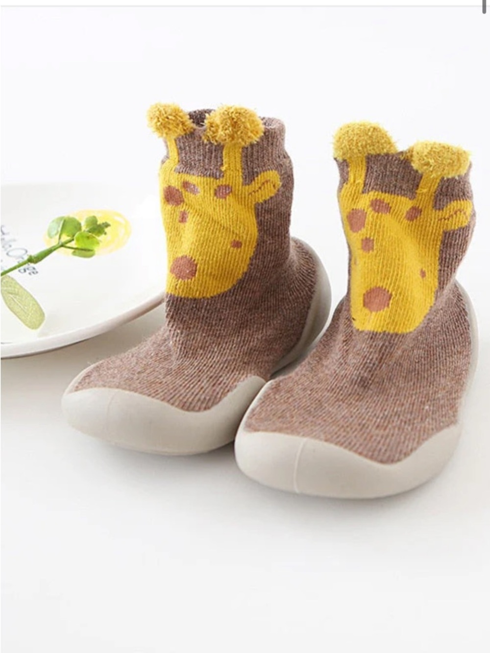 NWT Tiny Explorings 12-18months Giraffe